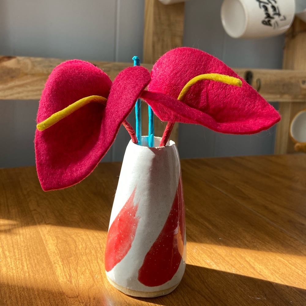 Paint stroke vase/cup red and white